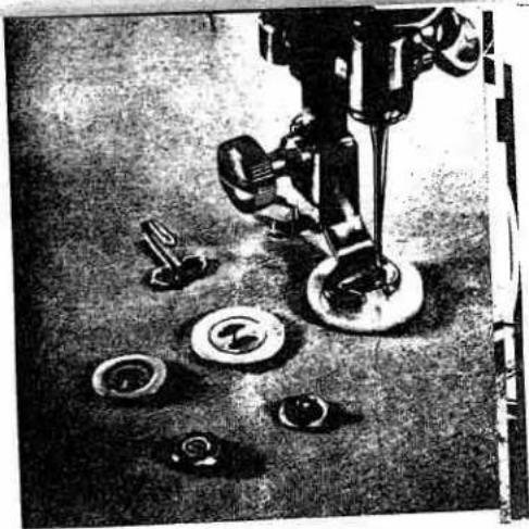 PFAFF automatic 332 - Button Sewing - 1