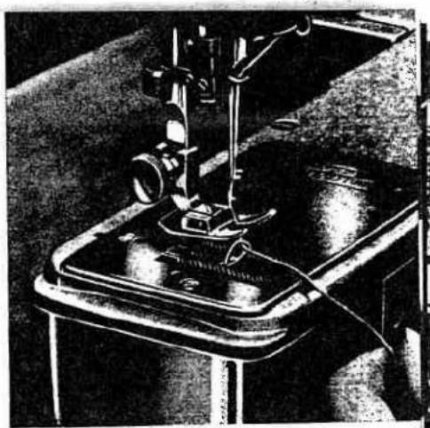 PFAFF automatic 332 - Operating the Automatic Needle Threader - 2