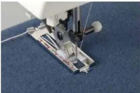 PFAFF ClassicStyle Quilt 2027 - Keyhole buttonhole with gimp thread - 1