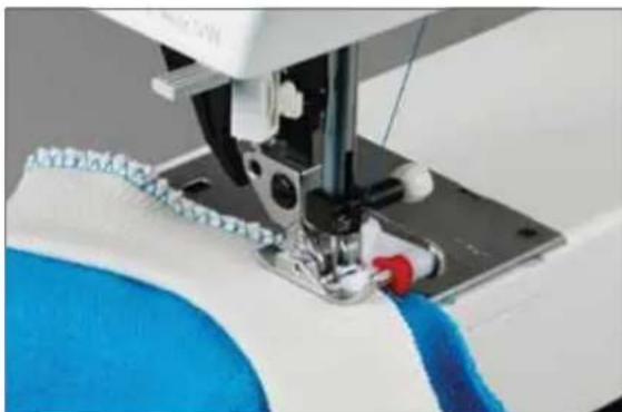 PFAFF ClassicStyle Quilt 2027 - Overlock stitch - 1