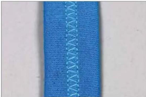 PFAFF ClassicStyle Quilt 2027 - Overlock stitches - 1