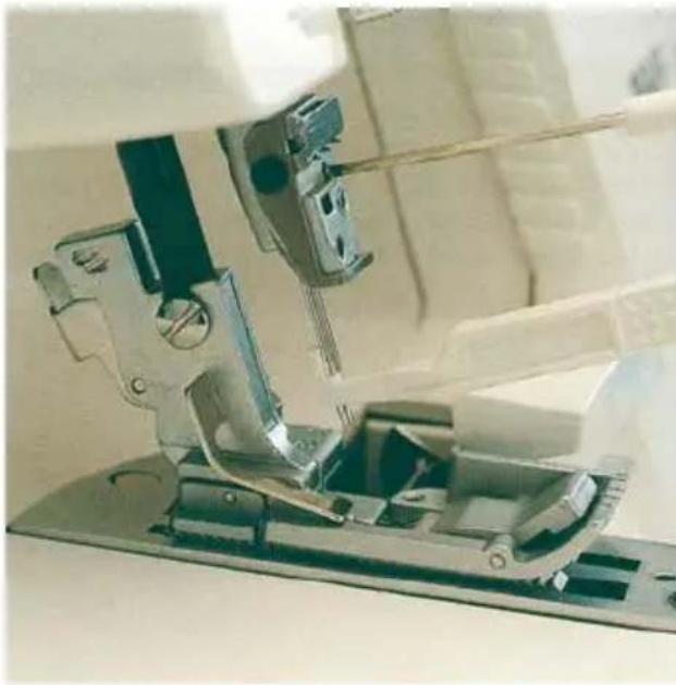 PFAFF coverlock 4852 - Needle position - 4