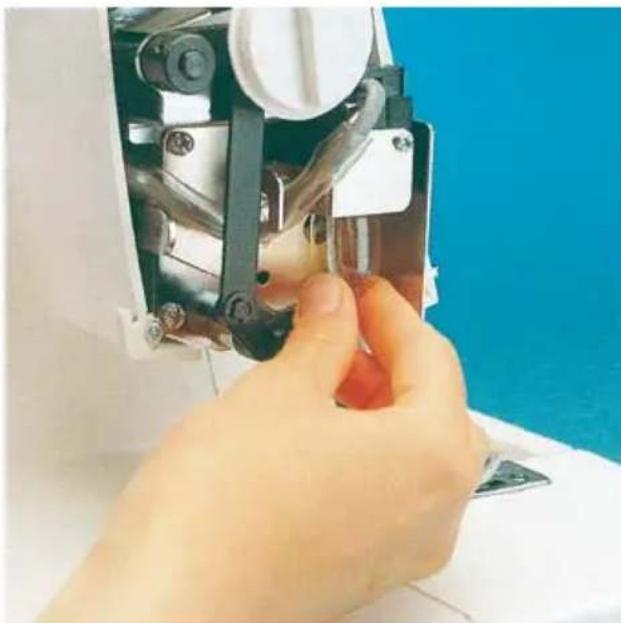 PFAFF coverlock 4852 - Switch off the electrical power - 1