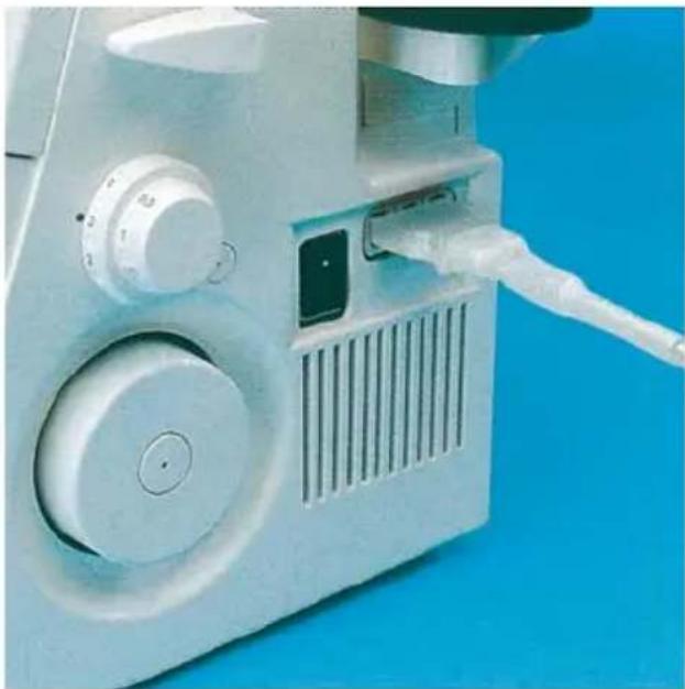 PFAFF coverlock 4852 - Connecting the foot control - 1