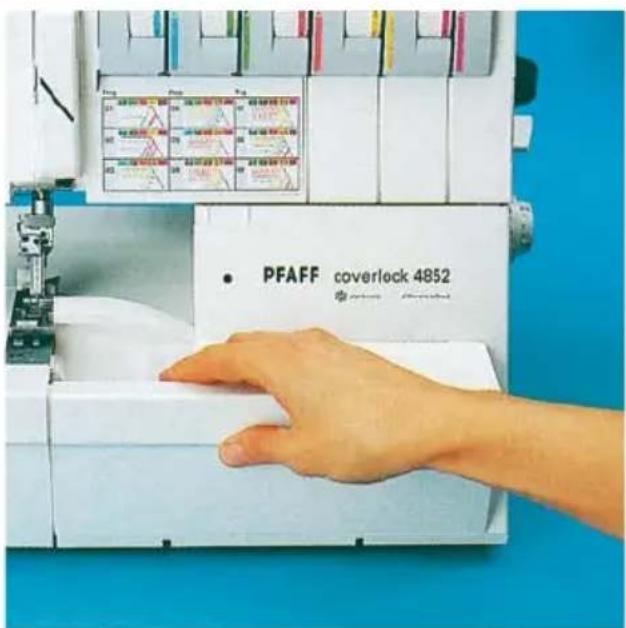PFAFF coverlock 4852 - Waste container - 1