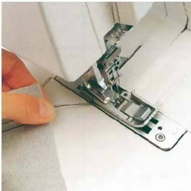 PFAFF coverlock 4852 - Preparing the fabric: - 1