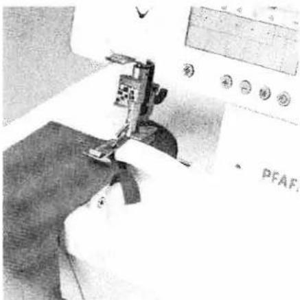 PFAFF coverlock 4872 - Clamp spring for serging thread chain 32 - 1