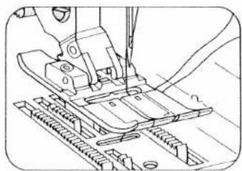 PFAFF creative 1472 - Winding through the needle - 13