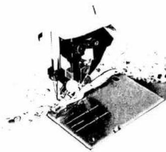 PFAFF creative 1472 - Right needle position - 14