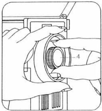 PFAFF creative 1472 - Winding from a second spool: - 1