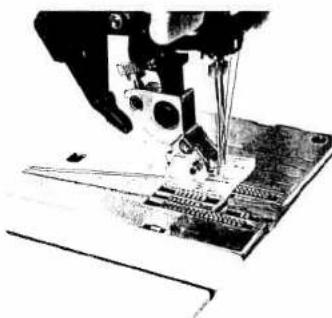 PFAFF creative 1472 - Cording sewn with the cording tongue - 1