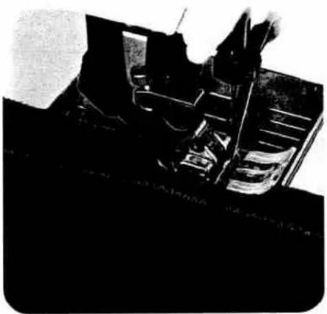 PFAFF creative 1472 - How to disengage the foot: - 8