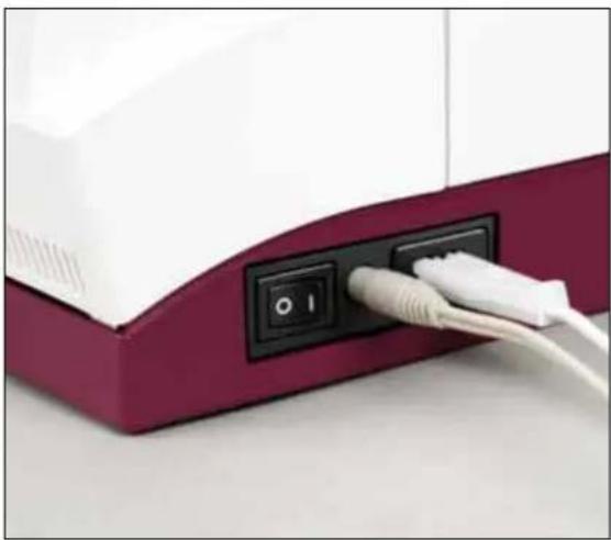 PFAFF creative 2170 - Connecting the foot control - 2