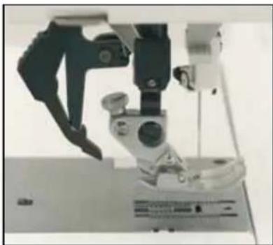 PFAFF creative 2170 - Inserting a card - 3