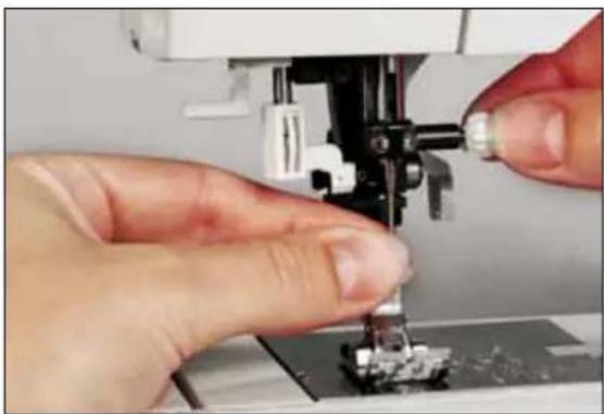 PFAFF creative 2170 - Disengaging the IDT - 2
