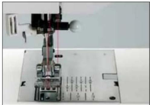 PFAFF creative 2170 - Winding a bobbin through the needle - 1