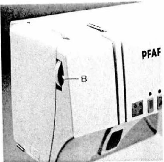 PFAFF creative 7530 - Switch off the on/off switch - 1