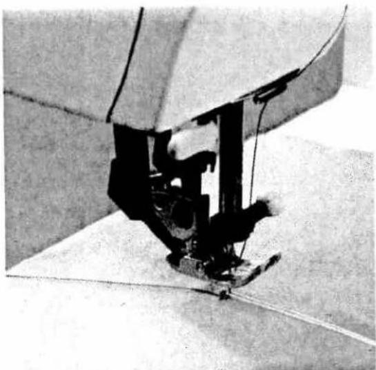 PFAFF creative 7530 - Gathering with straight stitch - 1