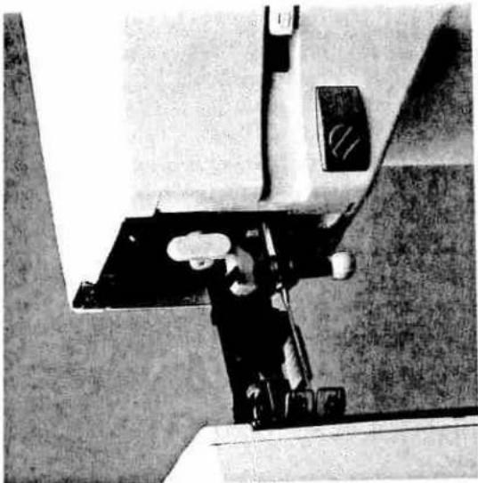 PFAFF creative 7530 - Cleaning the display - 1