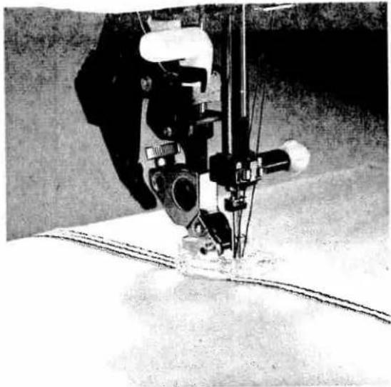 PFAFF creative 7530 - Fringe foot - 1