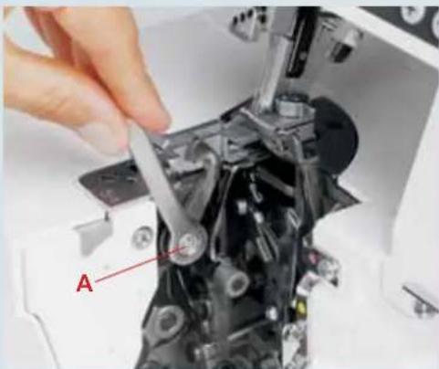 PFAFF creative 4874 - Cleaning rubber feet - 1
