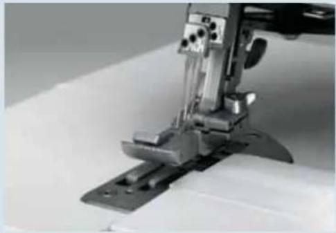 PFAFF creative 4874 - Threading the cover-stitch looper - 1