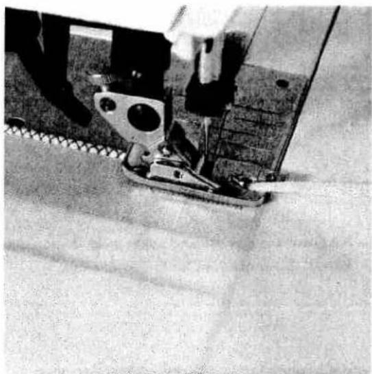 PFAFF creative 7510 - Roll hemming - 2