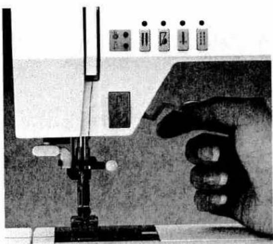PFAFF creative 7510 - Needle threader - 2
