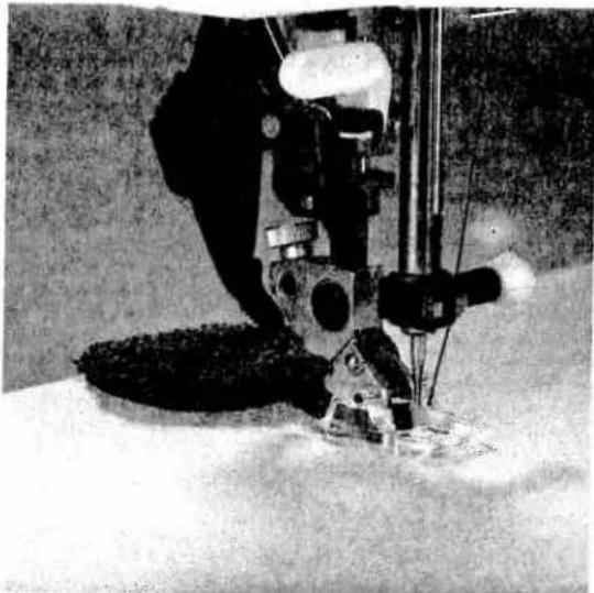 PFAFF creative 7570 - Appliqué foot - 1