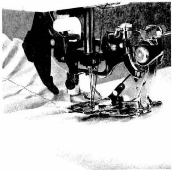 PFAFF creative 7570 - Knit-edge foot - 1