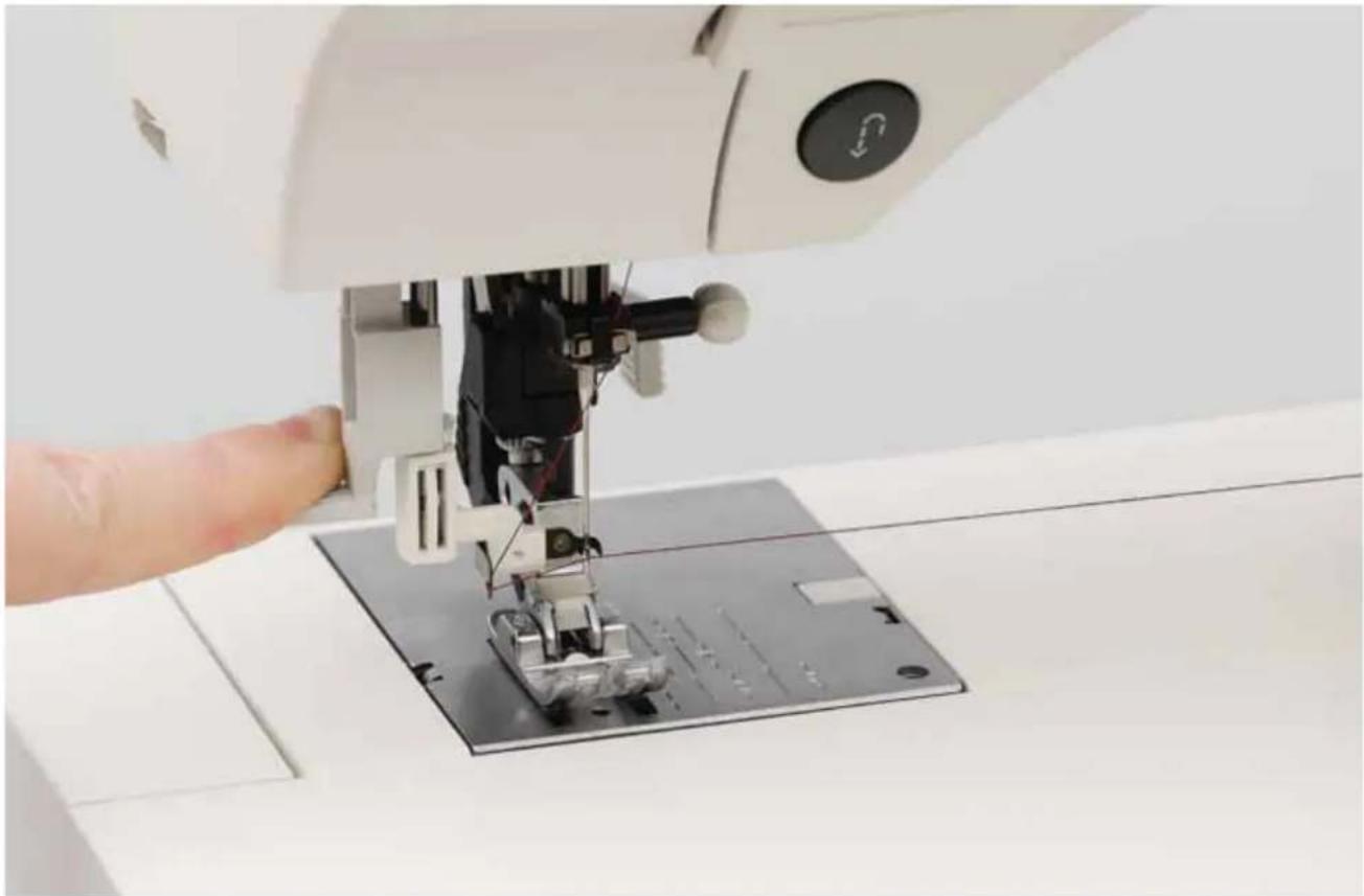 PFAFF expression 2026 - Threading the needle - 1
