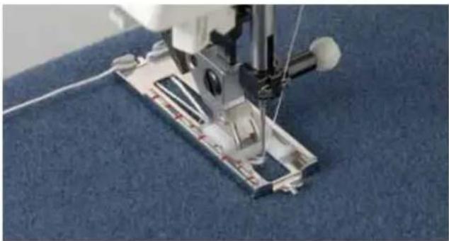 PFAFF expression 2026 - Keyhole buttonhole with gimp thread - 1