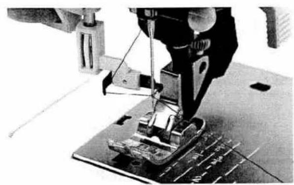 PFAFF expression 2044 - Threading the needle - 3