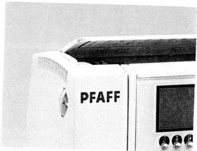 PFAFF expression 2044 - Carrying case - 1