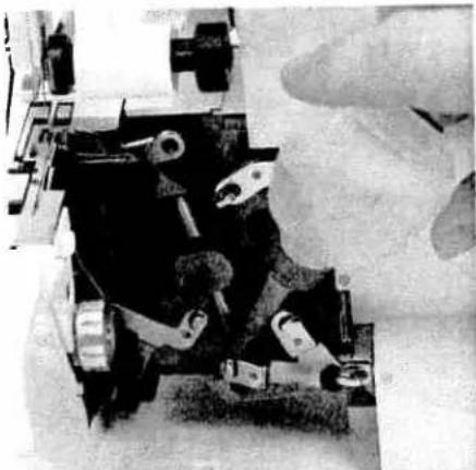 PFAFF hobbylock 4762 - Adjusting the thread tension - 43
