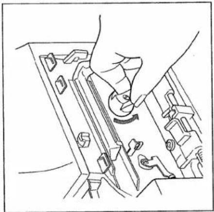 PFAFF hobbylock 4860 - Adjusting the sewing foot pressure - 1