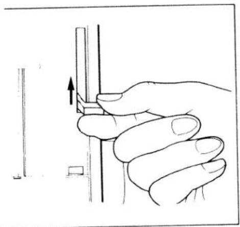 PFAFF hobbylock 794 - Inserting the lint box: - 2