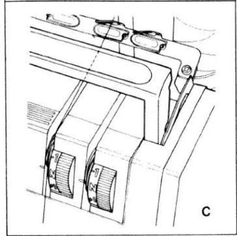 PFAFF hobbylock 794 - Opening and closing looper cover and work support - 2