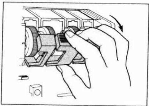 PFAFF hobbylock 795 - Changing knives - 10