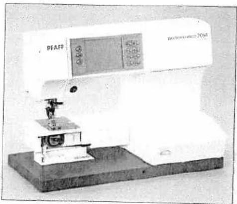 PFAFF performance 2056 - Lowering the feed dog - 1
