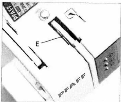 PFAFF performance 2056 - Changing the needle - 2