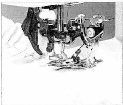 PFAFF performance 2056 - Knit edge/piping/beading foot - 1