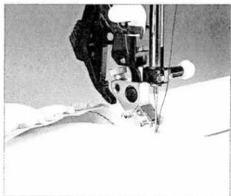 PFAFF performance 2056 - Gathering foot - 1