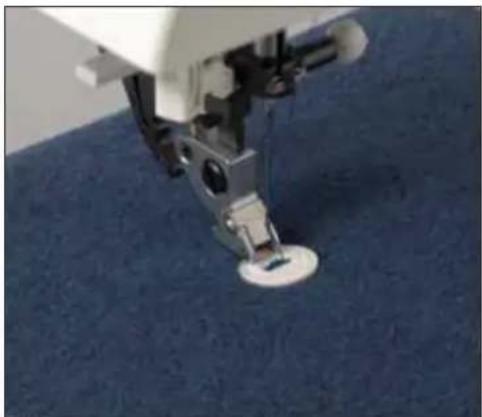 PFAFF performance 2058 - Sewing on buttons - No 60 - 1