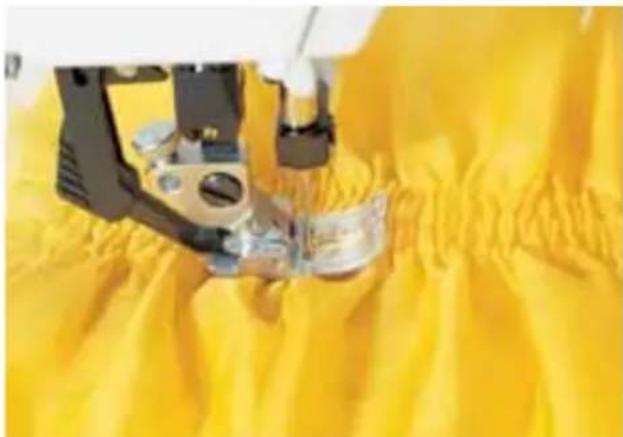 PFAFF select 1540 - Sewing on buttons with shanks - 4