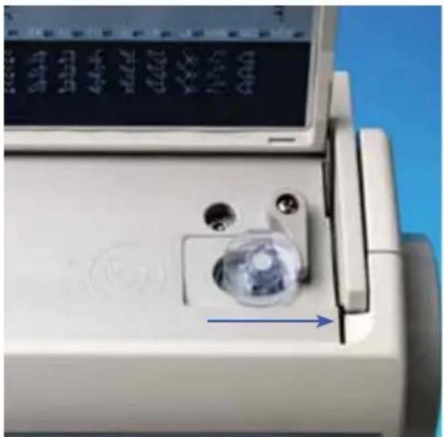 PFAFF select 1540 - Placing the bobbin - 1