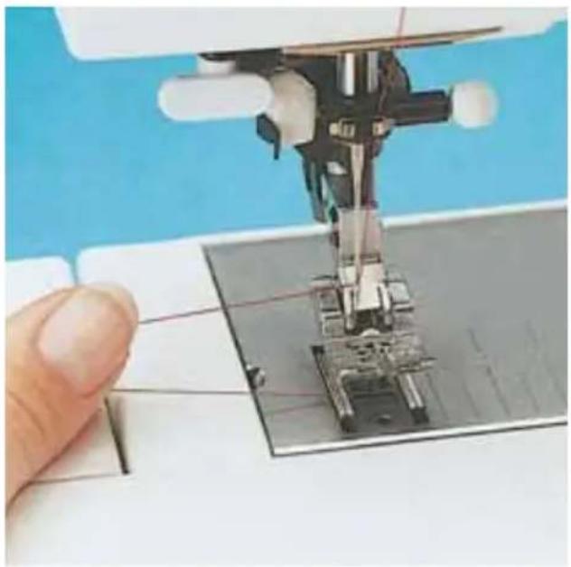 PFAFF select 1540 - Drawing up the bobbin thread - 1