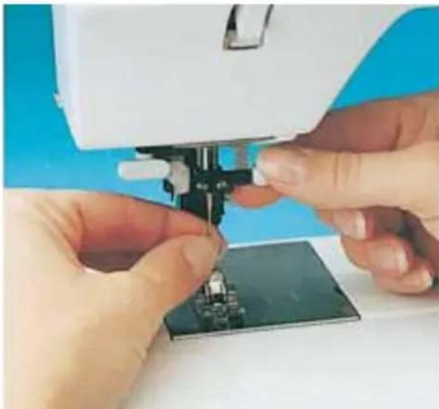 PFAFF select 1540 - Disengaging the Intigrated Dual Feed - 2