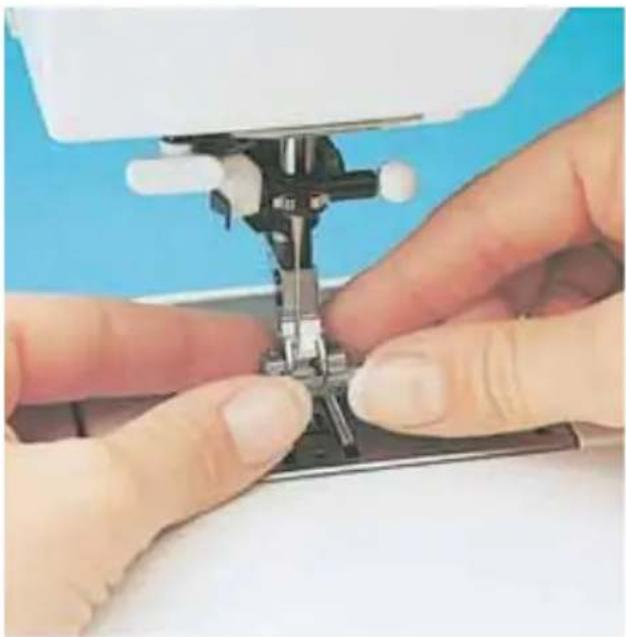 PFAFF select 1540 - Presser foot lifter - 1