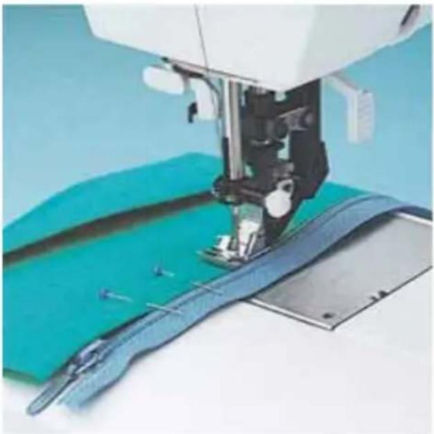 PFAFF select 1540 - Fully concealed, sew-in zipper - 1